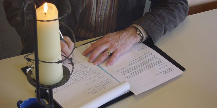 Foto: Amnesty schrijfavond in Wezep