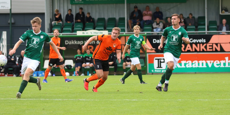 Foto: DSV (nog) niet opgewassen tegen s.v. ’t Harde in Contour Veluwecup: 3 – 0 nederlaag