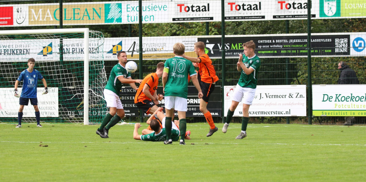 Foto: DSV (nog) niet opgewassen tegen s.v. ’t Harde in Contour Veluwecup: 3 – 0 nederlaag
