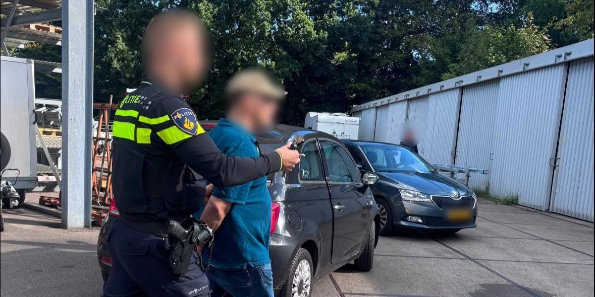 Foto: Verdacht voertuig na inbraakmelding gevolgd: drie personen aangehouden in Nunspeet