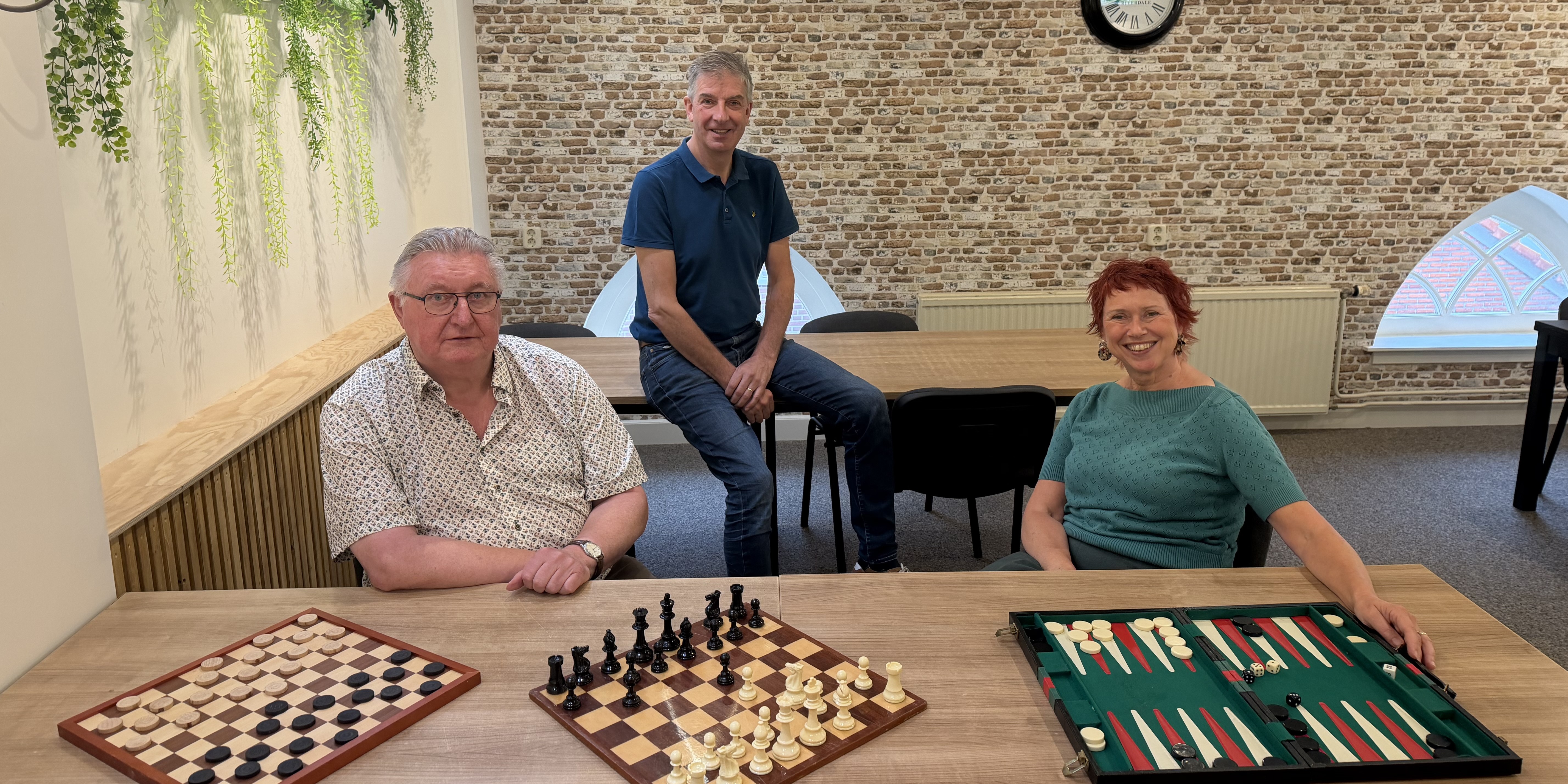 Foto: Godelieve blaast Oude Synagoge nieuw leven in met bordspellen, bridge en Warhammer