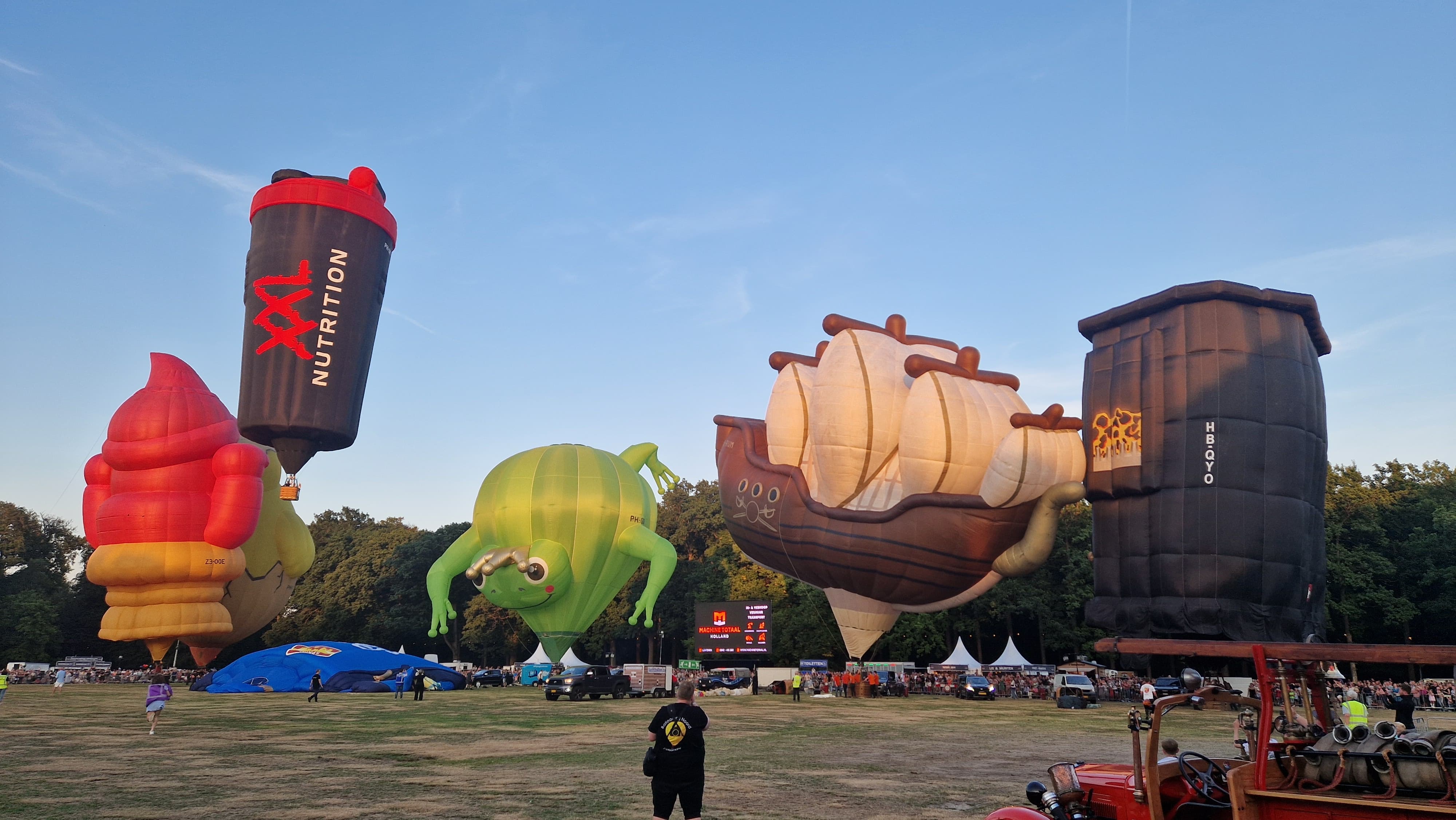 Foto: Einde liveblog | Dit was de eerste avond van Ballonfiësta Barneveld 2026