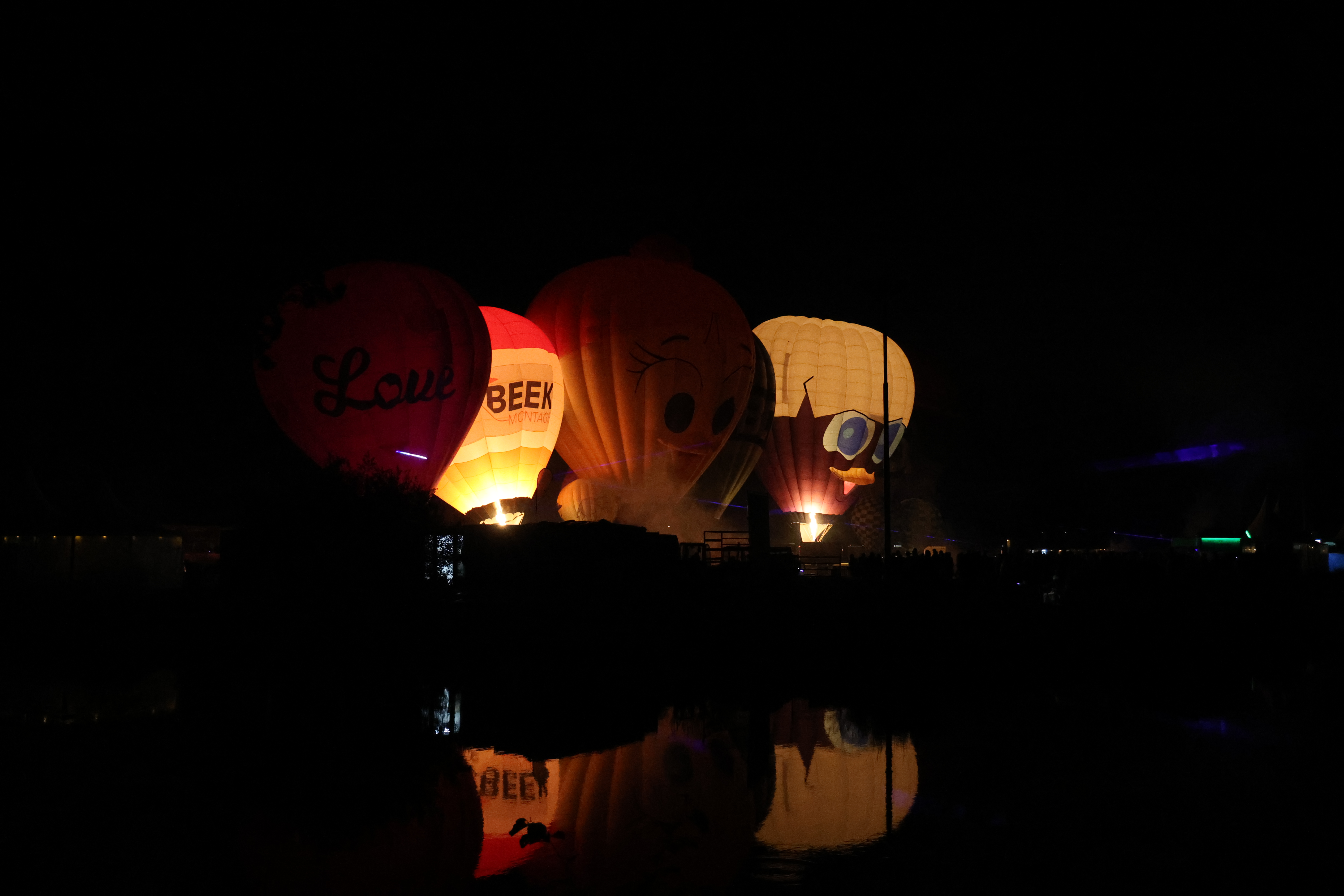 Foto: Liveblog Ballonfiësta | Nightglow ten einde, eerste dag van de ballonfiësta zit erop