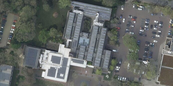 Ermelo geeft 204 ‘goede’ zonnepanelen weg en koopt voor tienduizenden euro’s nieuwe