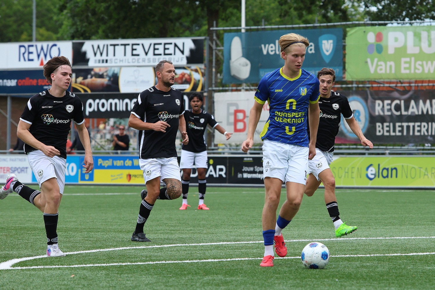 Foto: Doelpuntrijke overwinning voor Nunspeet