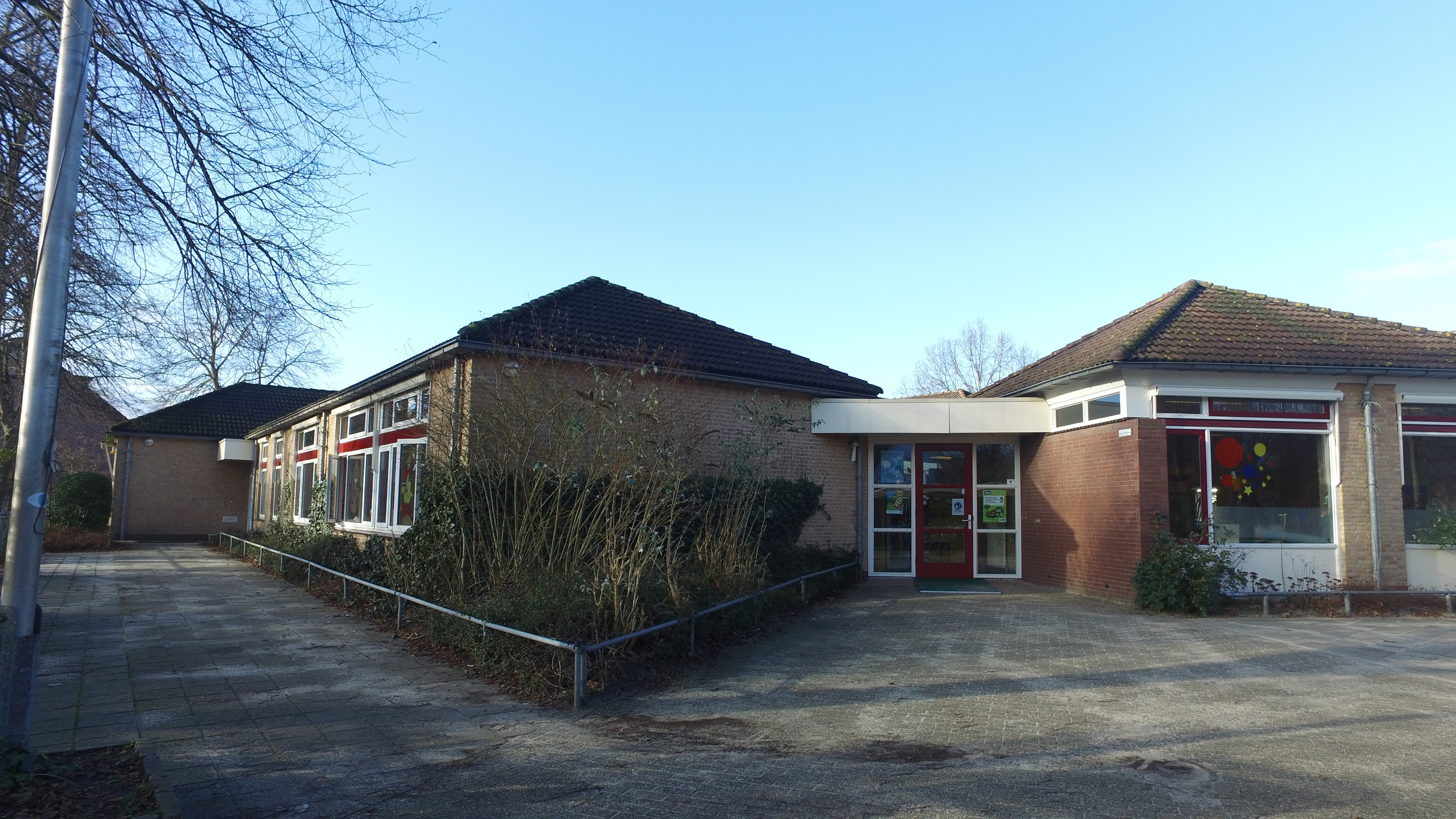 Foto: Nieuwbouw basisschool De Bron in Nunspeet drie miljoen duurder