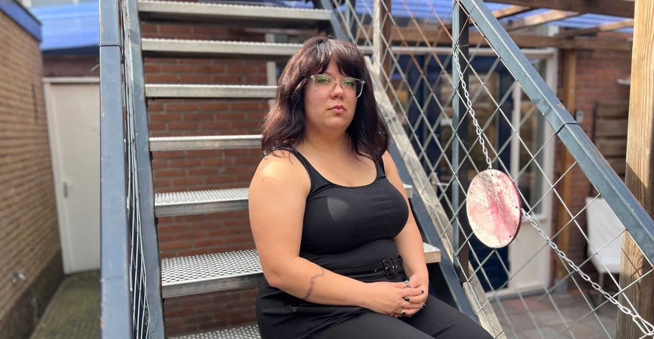 Foto: Laura (32) verliest meerdere vriendinnen door suïcide en worstelt er zelf ook mee: 'Heel heftig'