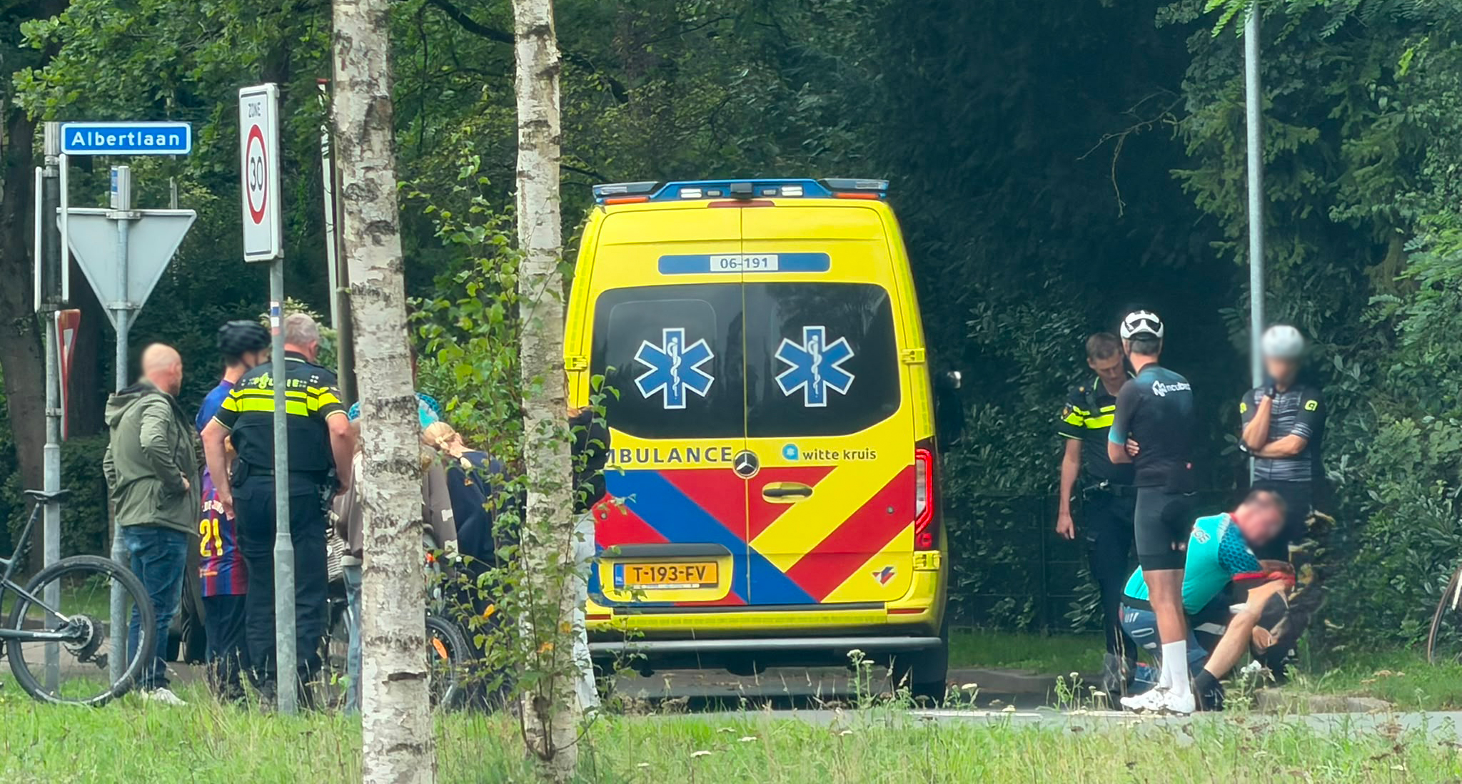 Fietsers met elkaar in botsing op kruising in Nunspeet