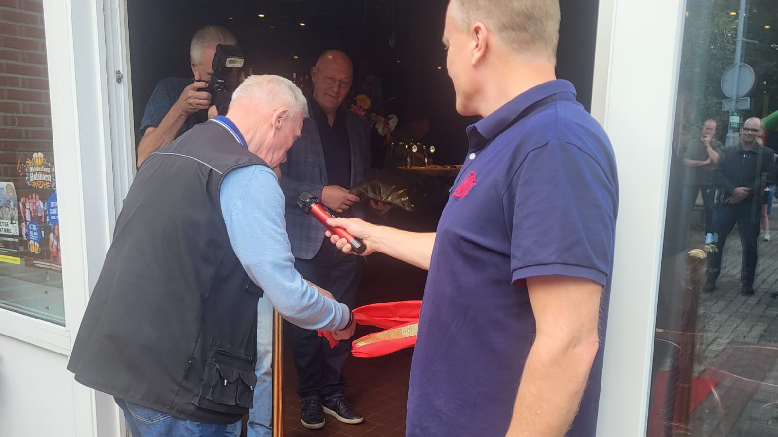 Foto: Heropening dorpshuis De Wieken rond: 'Het heeft bestaansrecht'