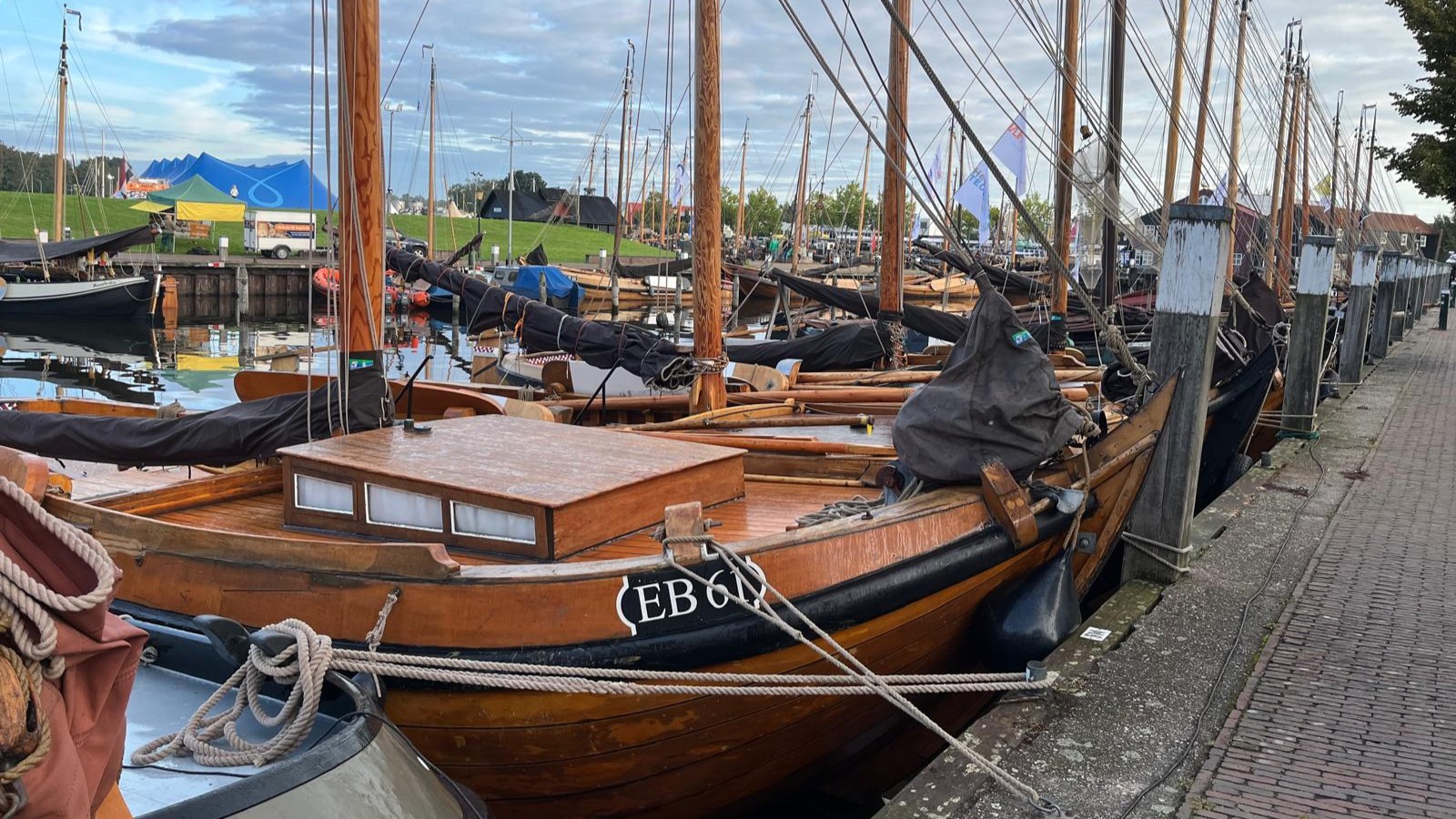 Foto: Botters, honderden vrijwilligers en bijzondere tradities: zo viert Elburg de 40e Botterdagen