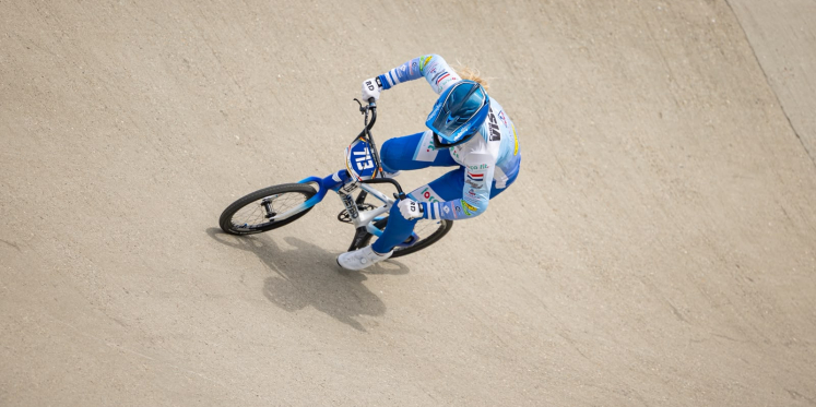 Foto: Celia Visch schittert met zilver tijdens internationale BMX-wedstrijd in Kampen