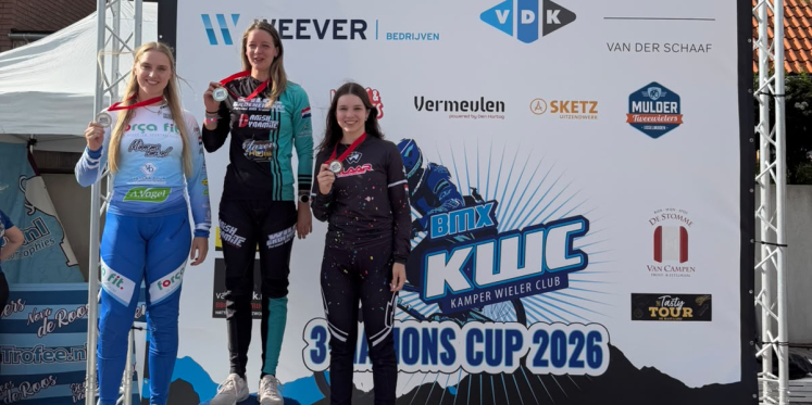 Foto: Celia Visch schittert met zilver tijdens internationale BMX-wedstrijd in Kampen