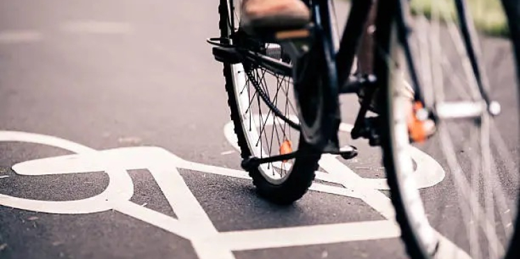 Foto: Column 'Fietspad of racebaan?'