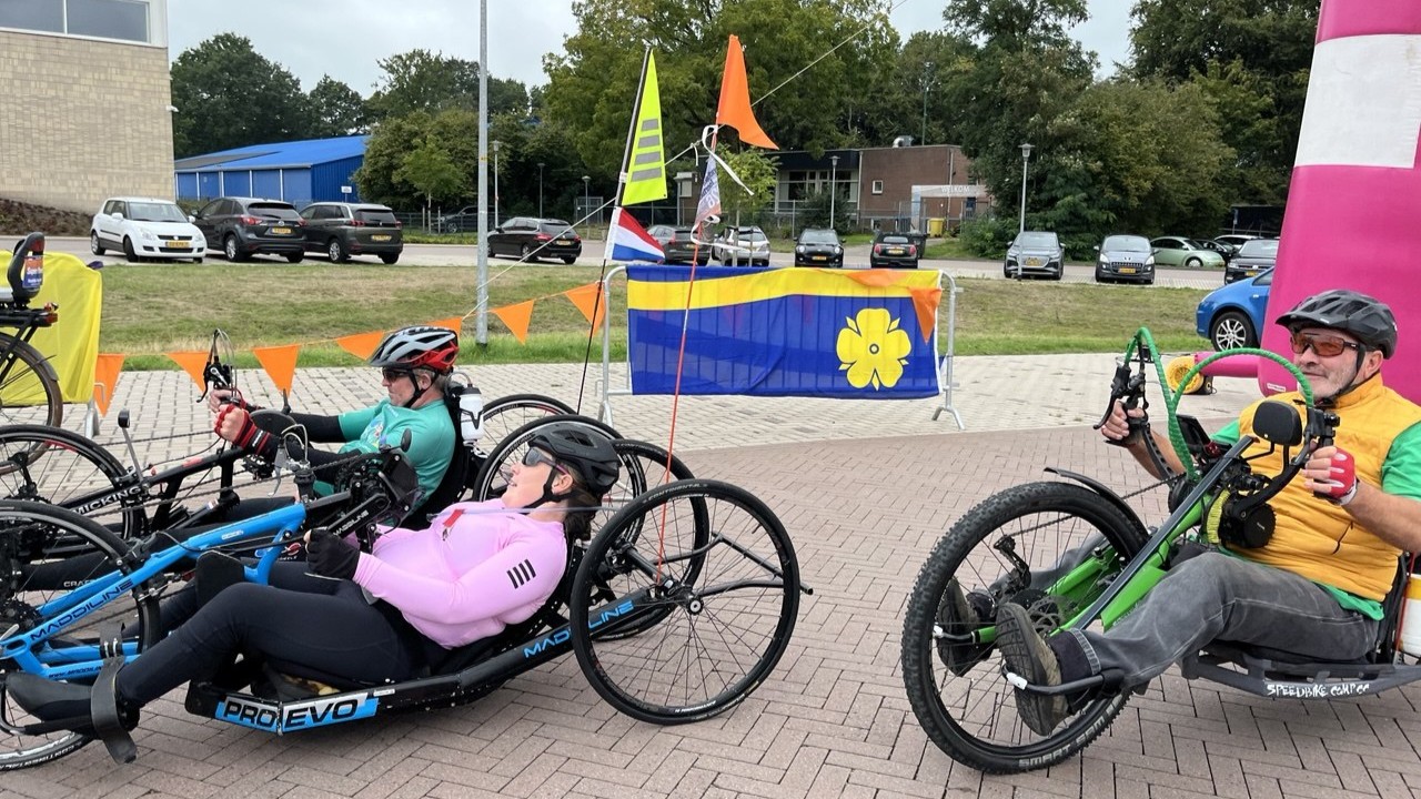 Foto: Tweede editie Handbike Toertocht: 'Mensen van vorig jaar doen weer mee'