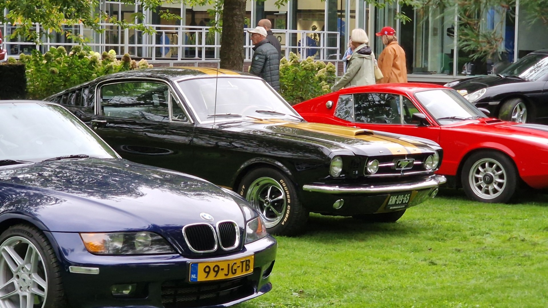 Foto: Klassiekers op de weg, opbrengst voor initiatieven uit Putten: dit zit achter de jaarlijkse oldtimertocht