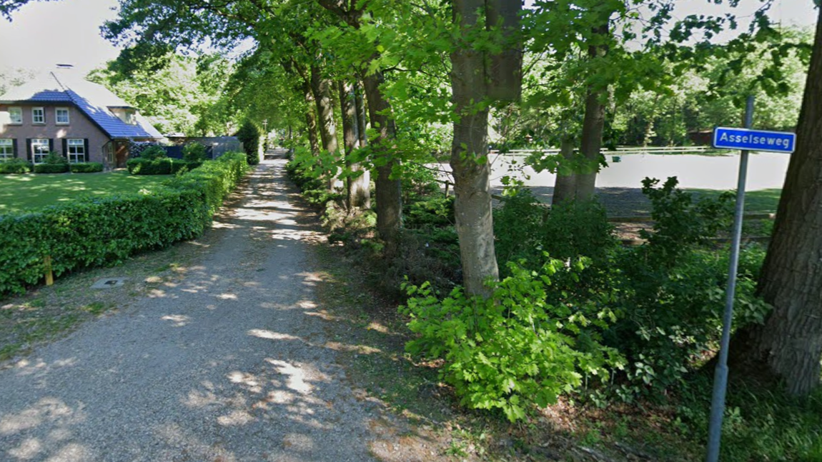 Foto: Omstreden paardenbakken in Kootwijk mogen na jarenlange juridische strijd blijven