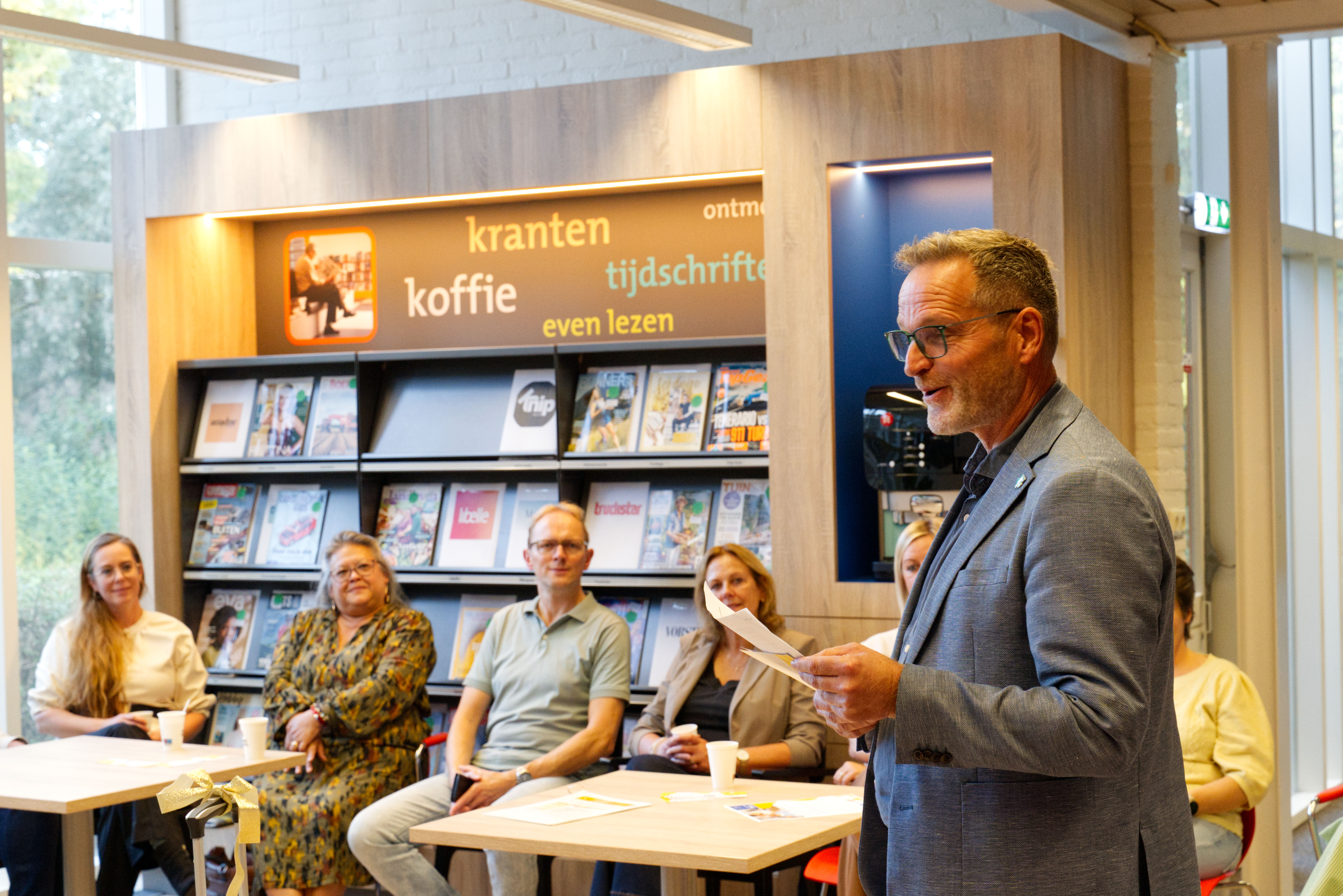 Dementheek geopend in Bibliotheek Elburg