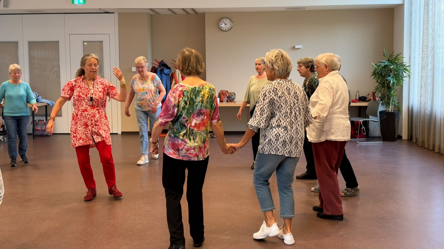 Foto: Van de Balkan naar Brazilië: bij Werelddansgroep Horlepiep kan iedereen blijven dansen