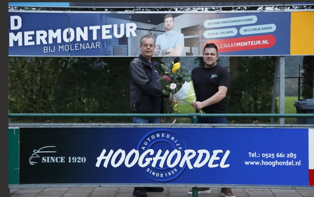 Foto: Hooghordel verlengt sponsorcontract met DSV’61