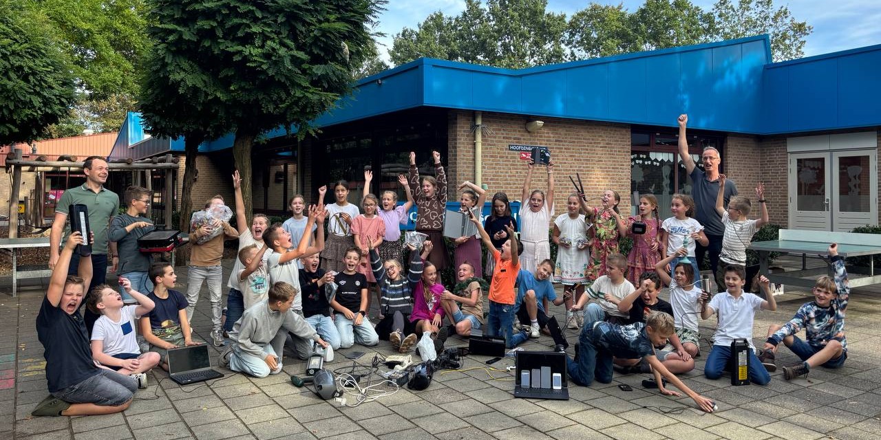 Foto: Oude apparaten, nieuwe kansen: Ds. C. de Ridderschool strijdt in E-waste Race