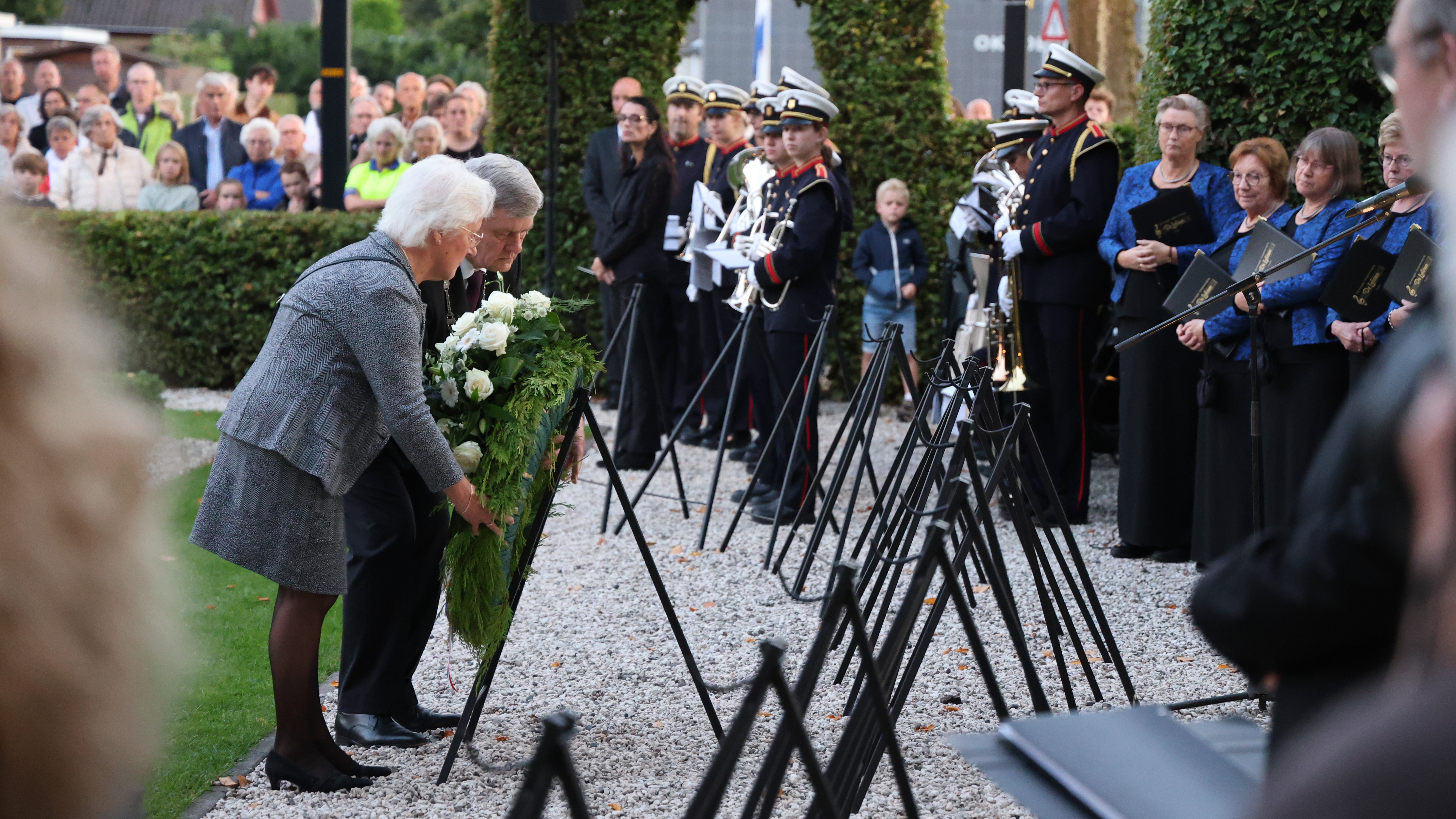 Foto: Putten staat stil bij razzia: 82 jaar later nog altijd niet vergeten