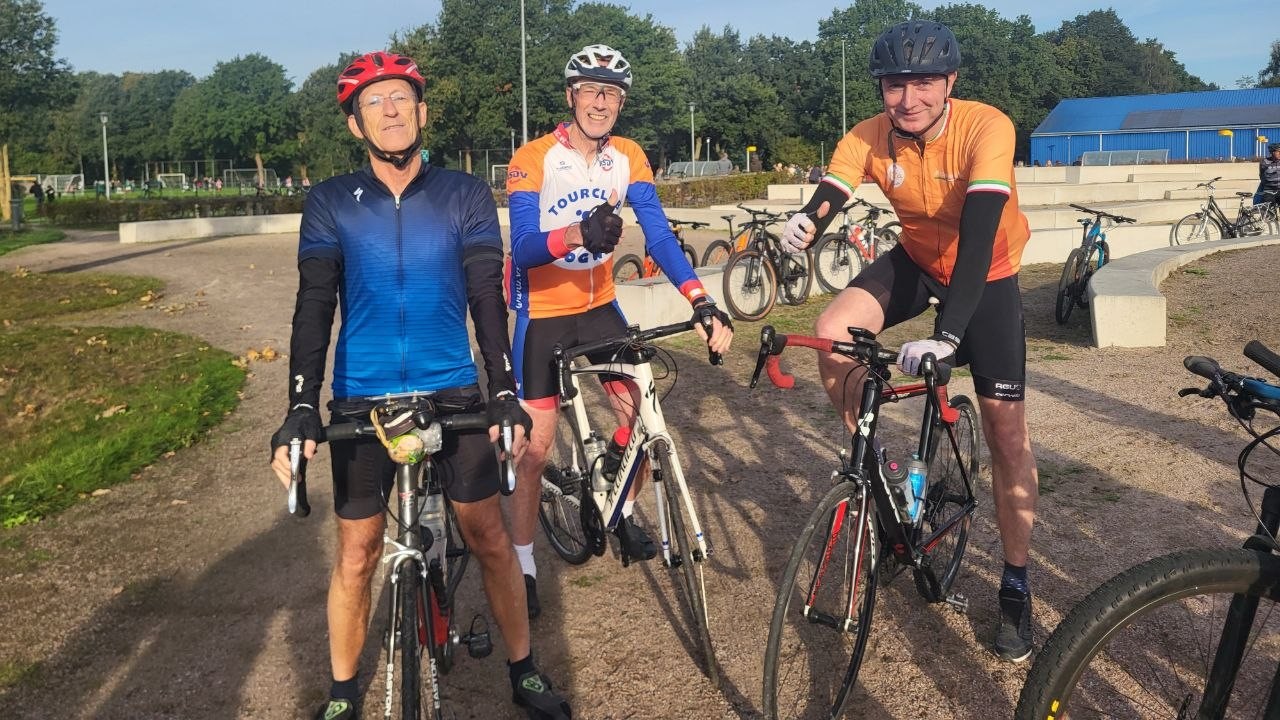 Foto: Herfsttocht in een nieuw jasje: 'Volop vertier' bij de Lelypharma Burltocht