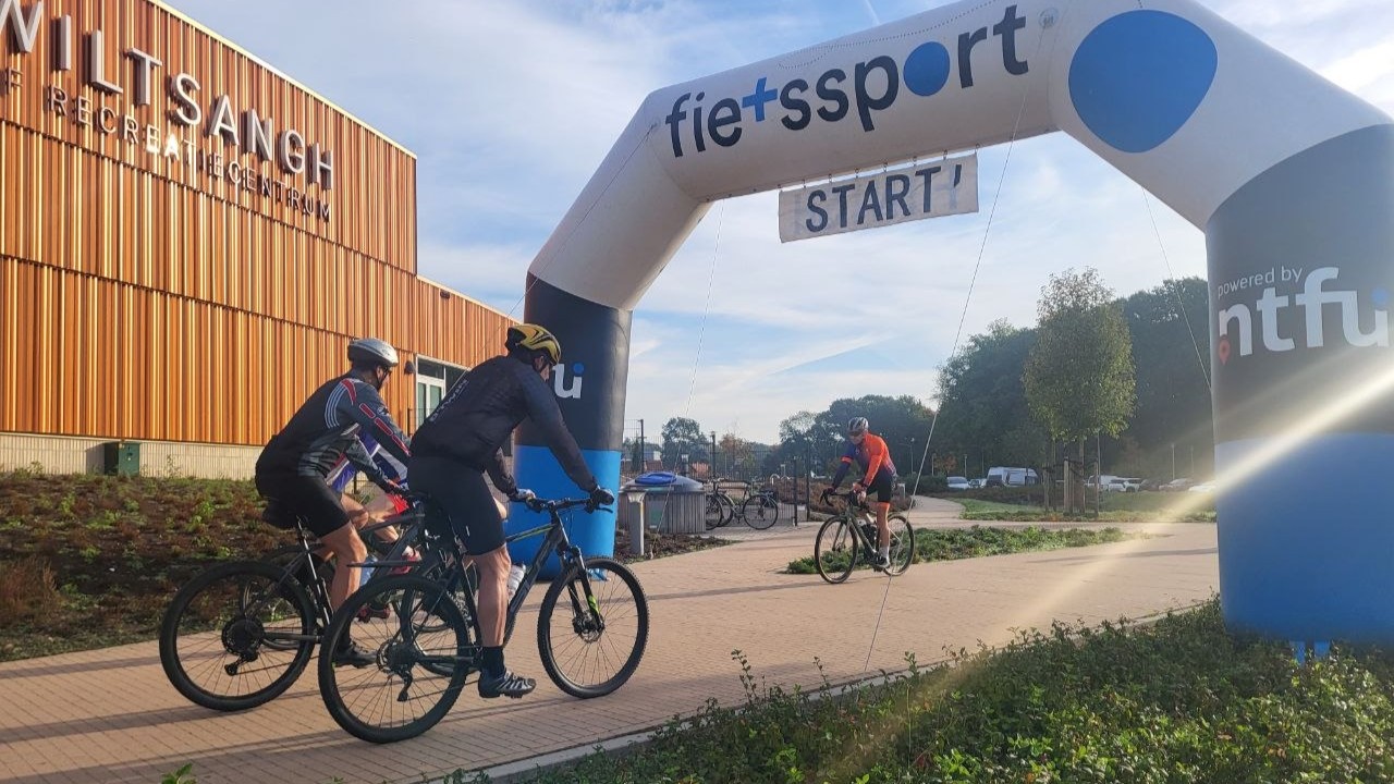 Foto: Herfsttocht in een nieuw jasje: 'Volop vertier' bij de Lelypharma Burltocht