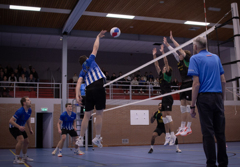 Foto: Blauw Wit ontvangt VVH Harderwijk in eigen Talter