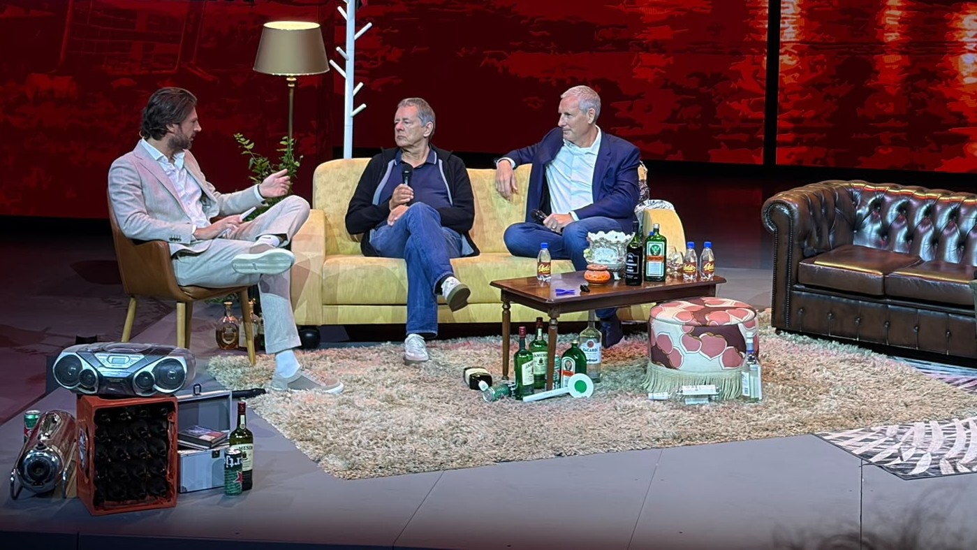 Foto: Familie Flodder gepresenteerd aan Barneveld: ‘Herkenbaar, zonder al te grof taalgebruik’