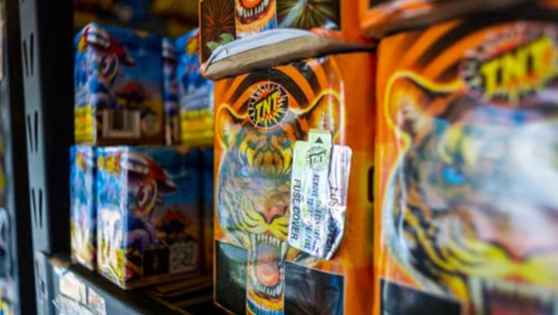 Foto: Politie vindt verboden vuurwerk in slaapkamer in Barneveld