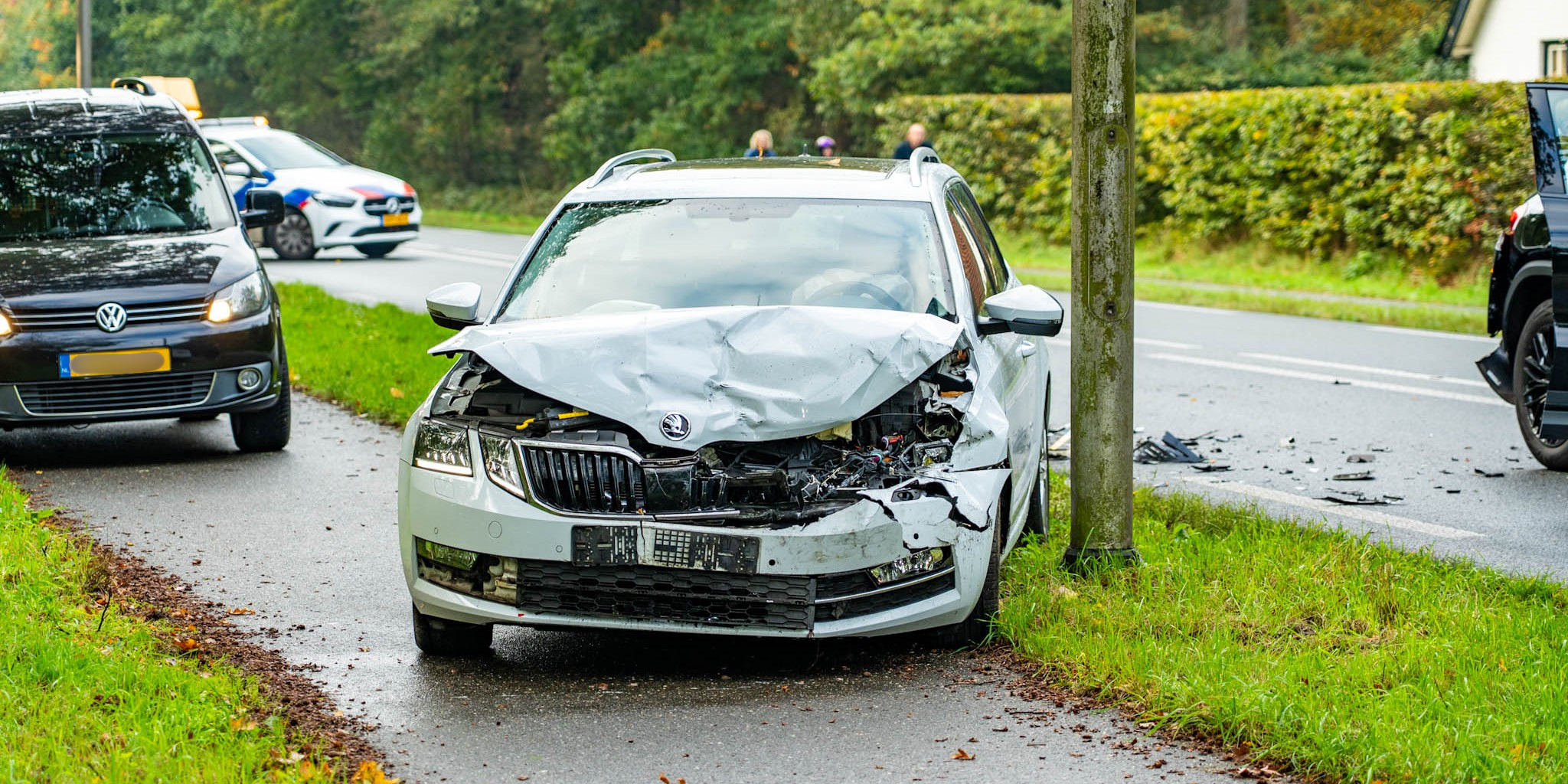 Foto: Gewonde bij kop-staartbotsing tussen Putten en Ermelo