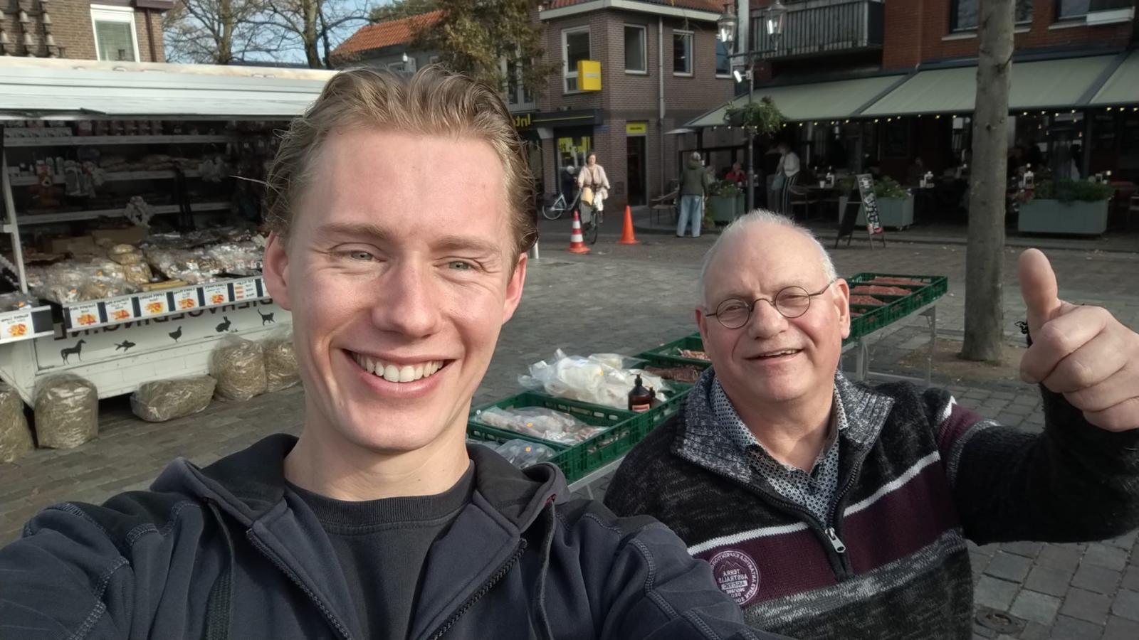 Foto: Bertie en zijn 'boefje' Roos nemen afscheid van de weekmarkt: 'Het is best emotioneel'