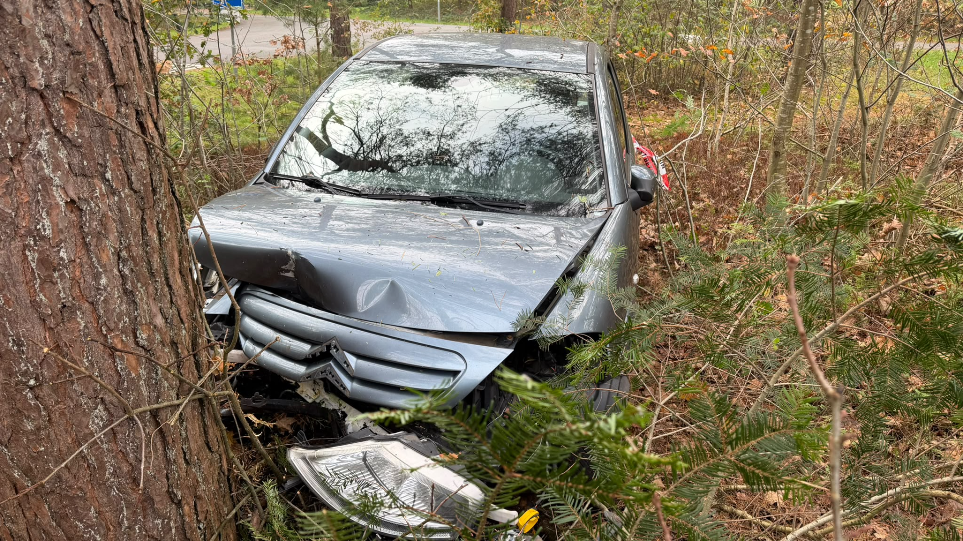 Foto: Auto verlaten aangetroffen in Elspeet