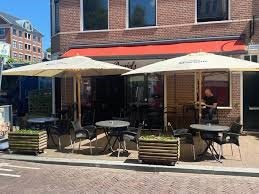 Foto: Burgemeester sluit tijdelijk Café Daniels